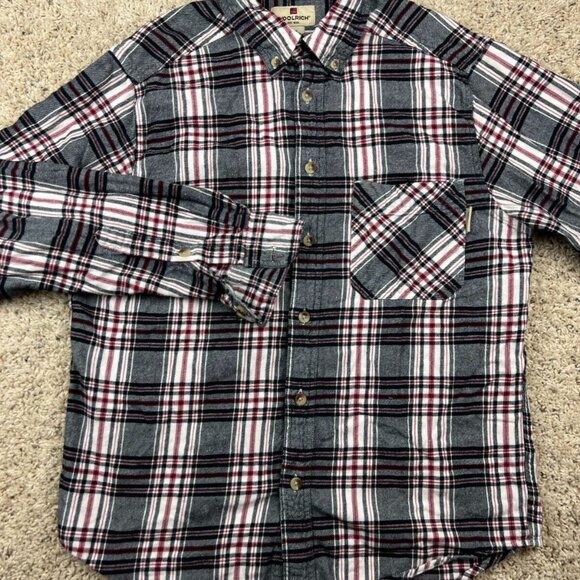Woolrich Plaid Flannel Black Red White Men’s Size Medium Outdoors Button Up￼ - Picture 1 of 7
